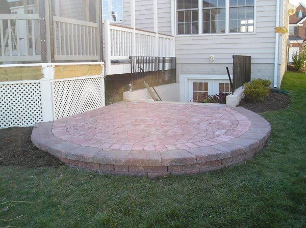 Raised Paver Landing (Close Up)